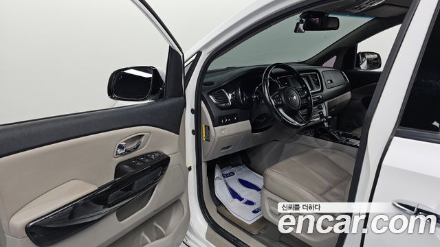 Kia Canival 2019 — photo 10