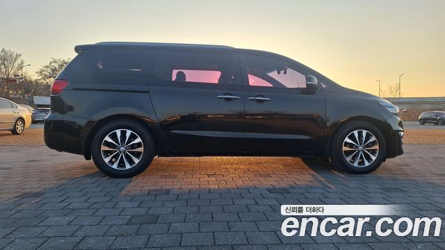 Kia Canival 2018 — photo 6