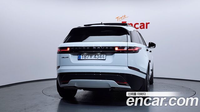 Land Rover Range Rover Velar 2025 — photo 4