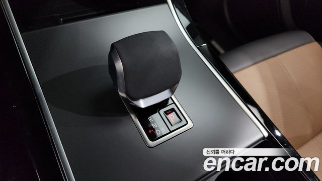 Land Rover Range Rover Velar 2025 — photo 9