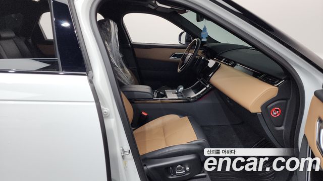 Land Rover Range Rover Velar 2025 — photo 11