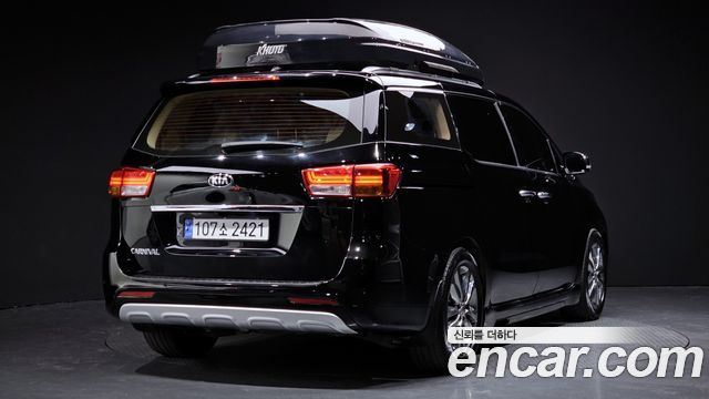 Kia Canival 2018 — photo 2