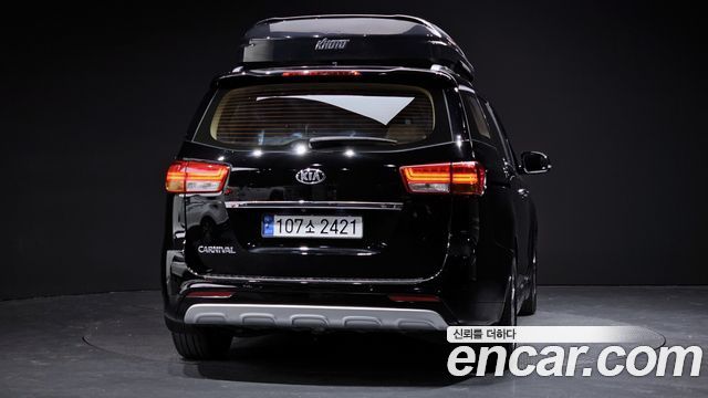 Kia Canival 2018 — photo 4