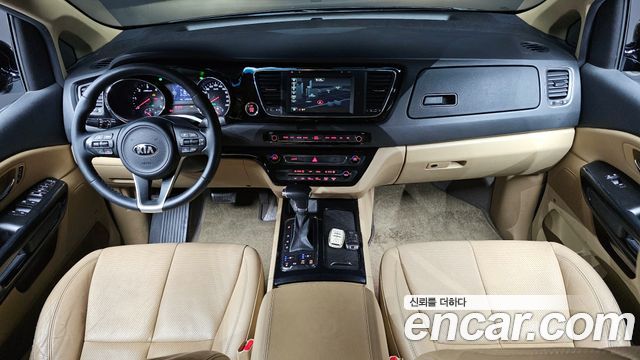Kia Canival 2018 — photo 7
