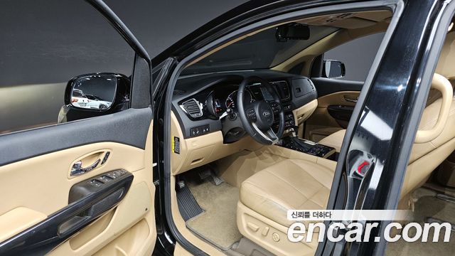 Kia Canival 2018 — photo 11
