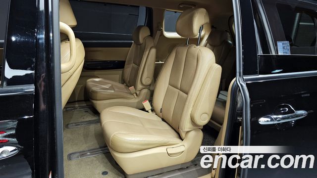 Kia Canival 2018 — photo 12