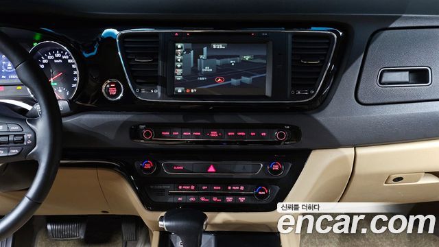 Kia Canival 2018 — photo 14