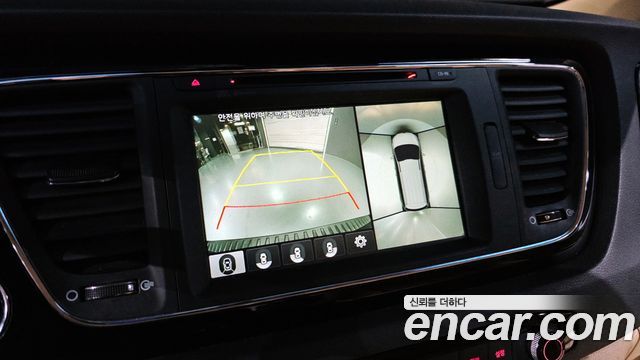 Kia Canival 2018 — photo 15