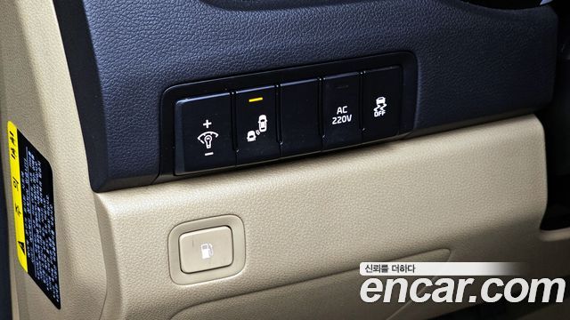 Kia Canival 2018 — photo 16