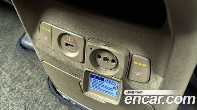 Kia Canival 2018 — photo 19
