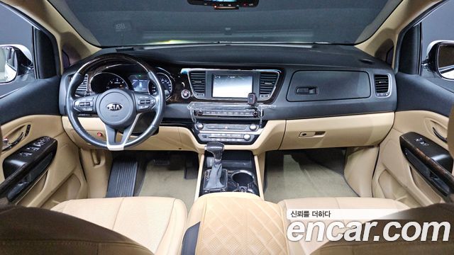Kia Canival 2019 — photo 7