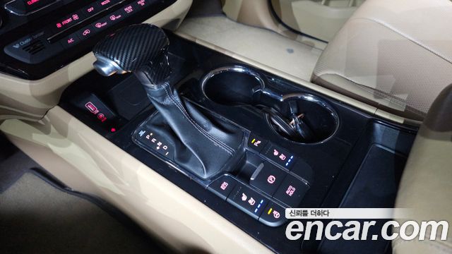 Kia Canival 2019 — photo 9
