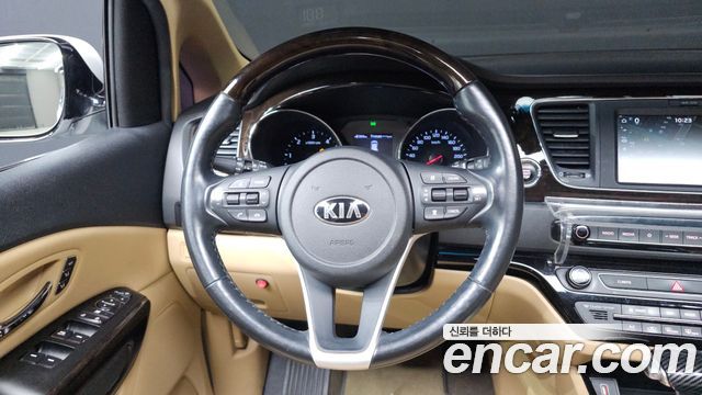 Kia Canival 2019 — photo 10
