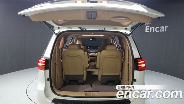 Kia Canival 2019 — photo 20