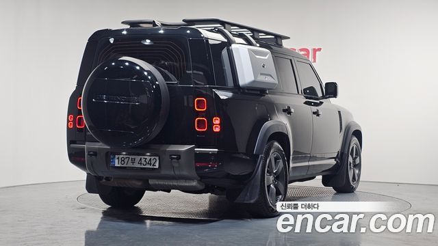 Land Rover Defender 2024 — photo 2