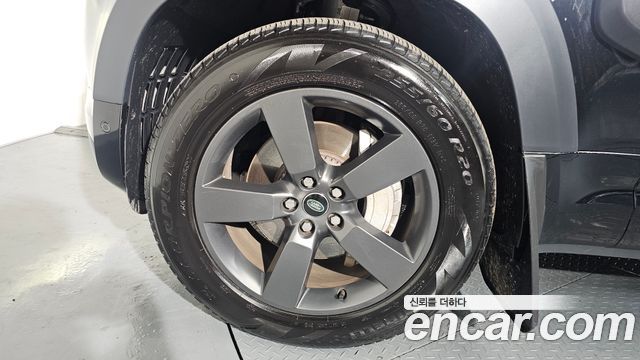 Land Rover Defender 2024 — photo 5