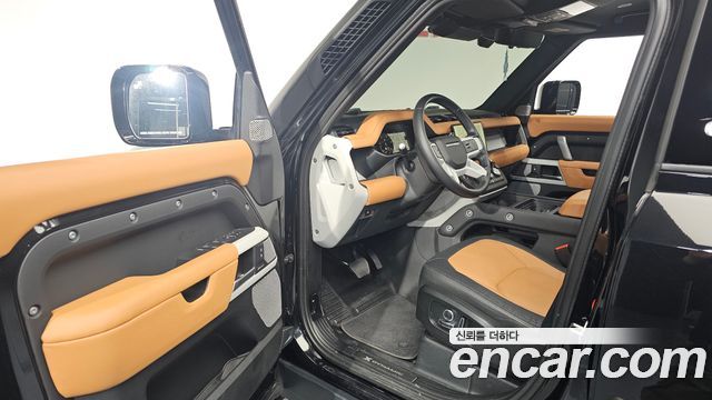 Land Rover Defender 2024 — photo 10