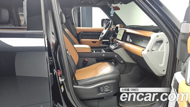 Land Rover Defender 2024 — photo 11