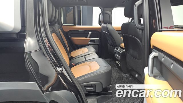 Land Rover Defender 2024 — photo 12