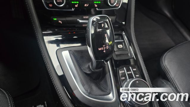 BMW 2-Series 2019 — photo 9