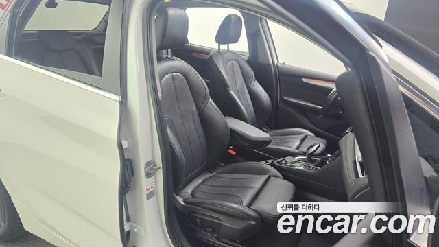 BMW 2-Series 2019 — photo 12
