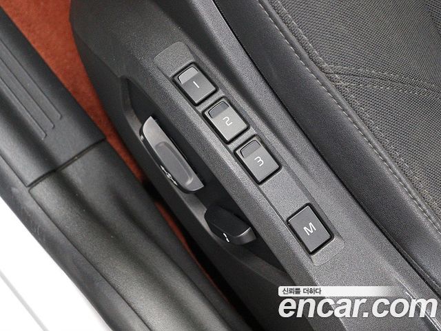 Volvo C30 2012 — photo 18