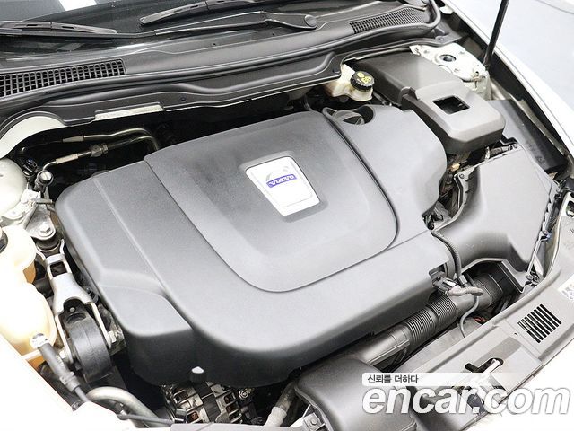 Volvo C30 2012 — photo 20