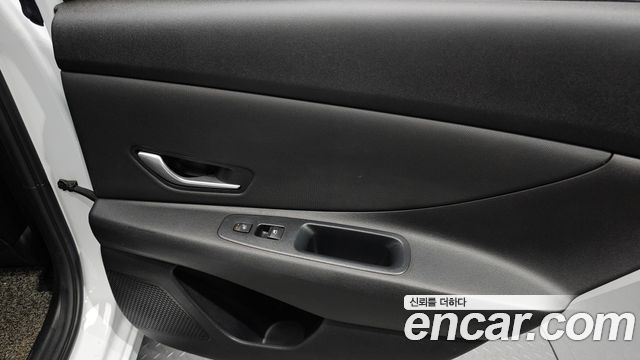 Hyundai AVANTE 2022 — photo 19