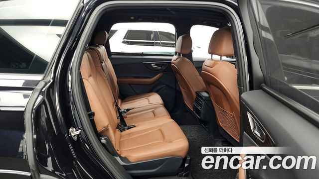 Audi Q7 2021 — photo 12