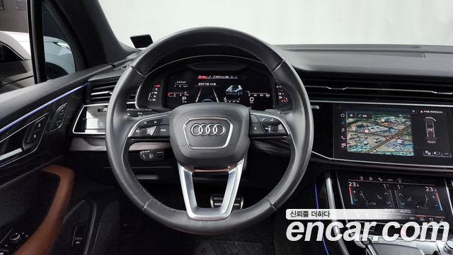 Audi Q7 2021 — photo 13