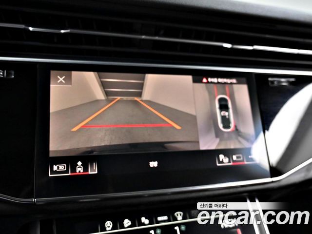 Audi Q7 2021 — photo 17