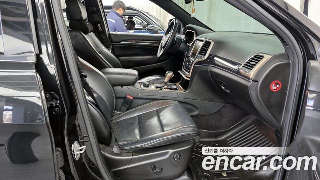 Jeep Cherokee 2016 — photo 11