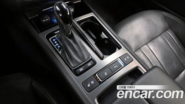 Hyundai Genesis 2016 — photo 9