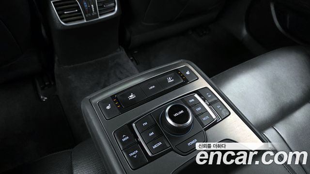 Hyundai Genesis 2016 — photo 18