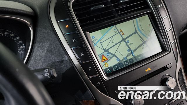 Lincoln MKX 2017 — photo 9