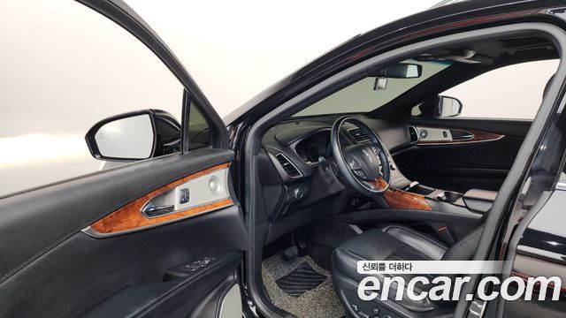 Lincoln MKX 2017 — photo 10