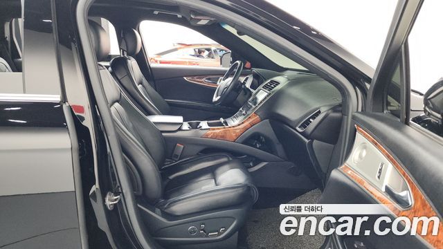 Lincoln MKX 2017 — photo 11