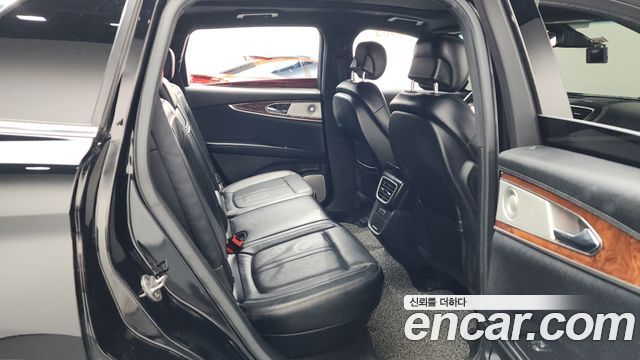 Lincoln MKX 2017 — photo 12