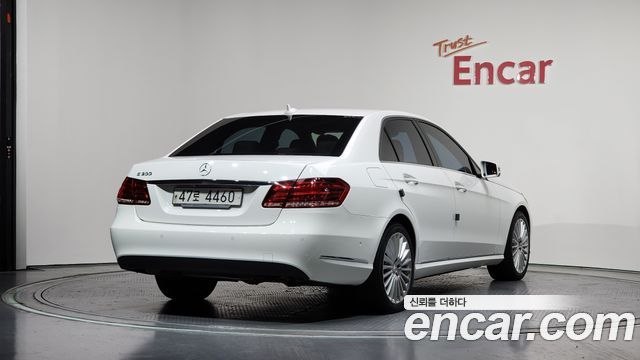 Mercedes-Benz E-Class 2016 — photo 2