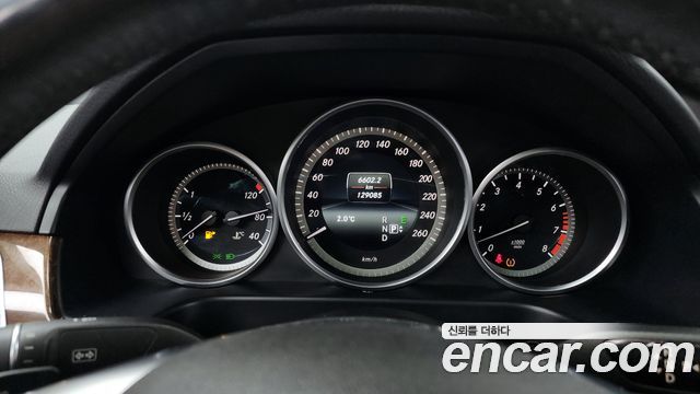 Mercedes-Benz E-Class 2016 — photo 8