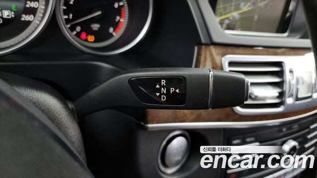 Mercedes-Benz E-Class 2016 — photo 9