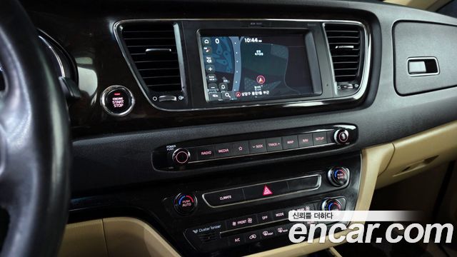 Kia Canival 2019 — photo 13