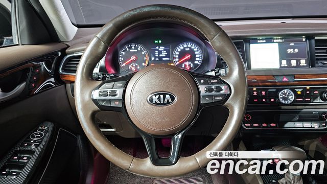 Kia K7 2016 — photo 14