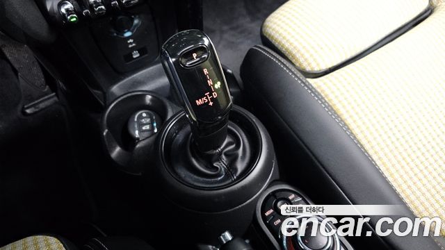 Mini Cooper 2023 — photo 9