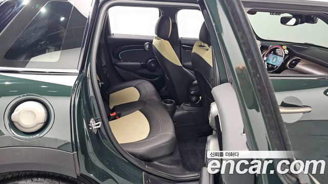 Mini Cooper 2023 — photo 11