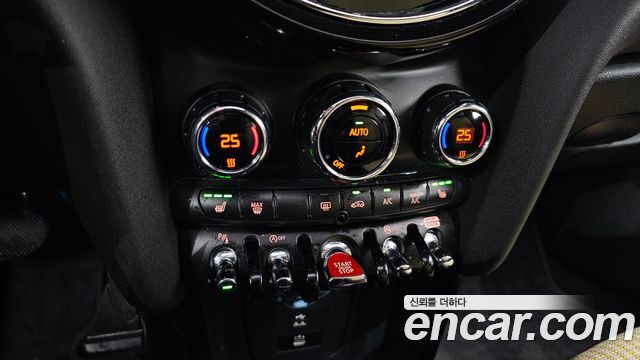 Mini Cooper 2023 — photo 18
