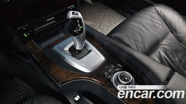 BMW 5-Series 2009 — photo 9