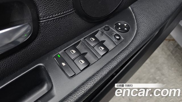 BMW 5-Series 2009 — photo 13