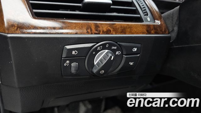BMW 5-Series 2009 — photo 14