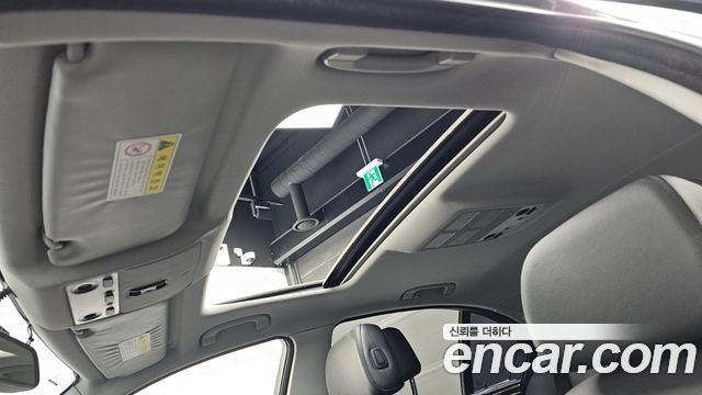 BMW 5-Series 2009 — photo 20